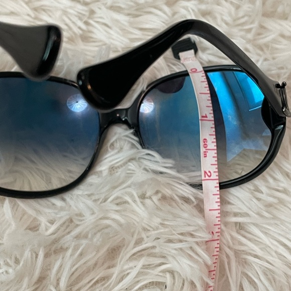 Gorgeous Tod’s oversized sunglasses - Picture 9 of 13